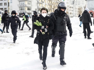 Տարեդարձ. հակապատերազմական ցույցեր՝ հարյուրավոր ձերբակալություններ, վախ և լռություն