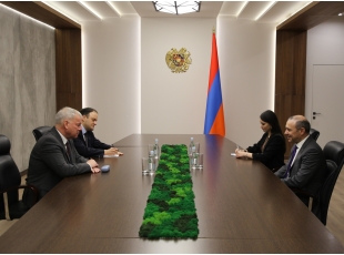 Քաղաքացիական առաքելության տեղակայումը Հայաստան կարևոր դեր է խաղացել տարածաշրջանում անվտանգության և կայունության ապահովման գործում. Գրիգորյանը՝ Ռիտերին.